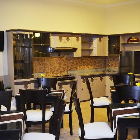 Srikandi Guesthouse Malang Exterior photo